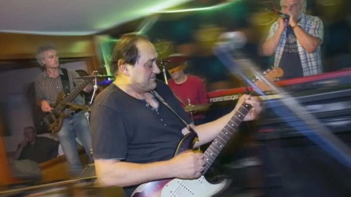 Neue CD-Vorstellung von Musiker Werner Dannemann im Gasthaus Engel.