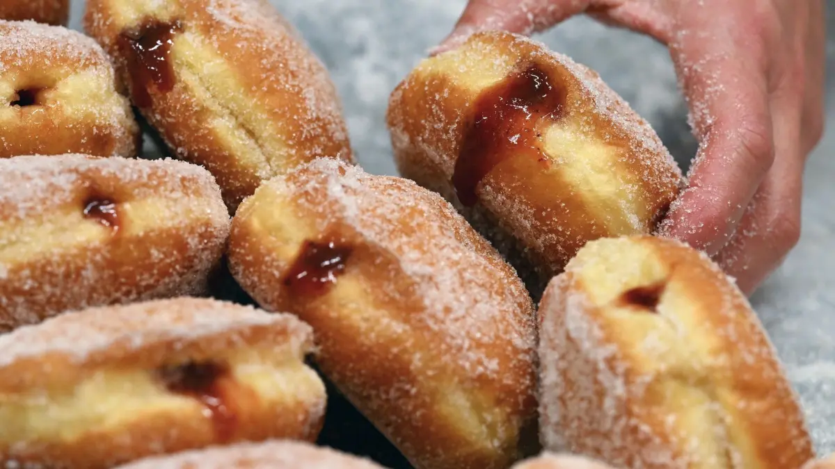 Klassisch sind Krapfen mit Marmelade gefüllt.