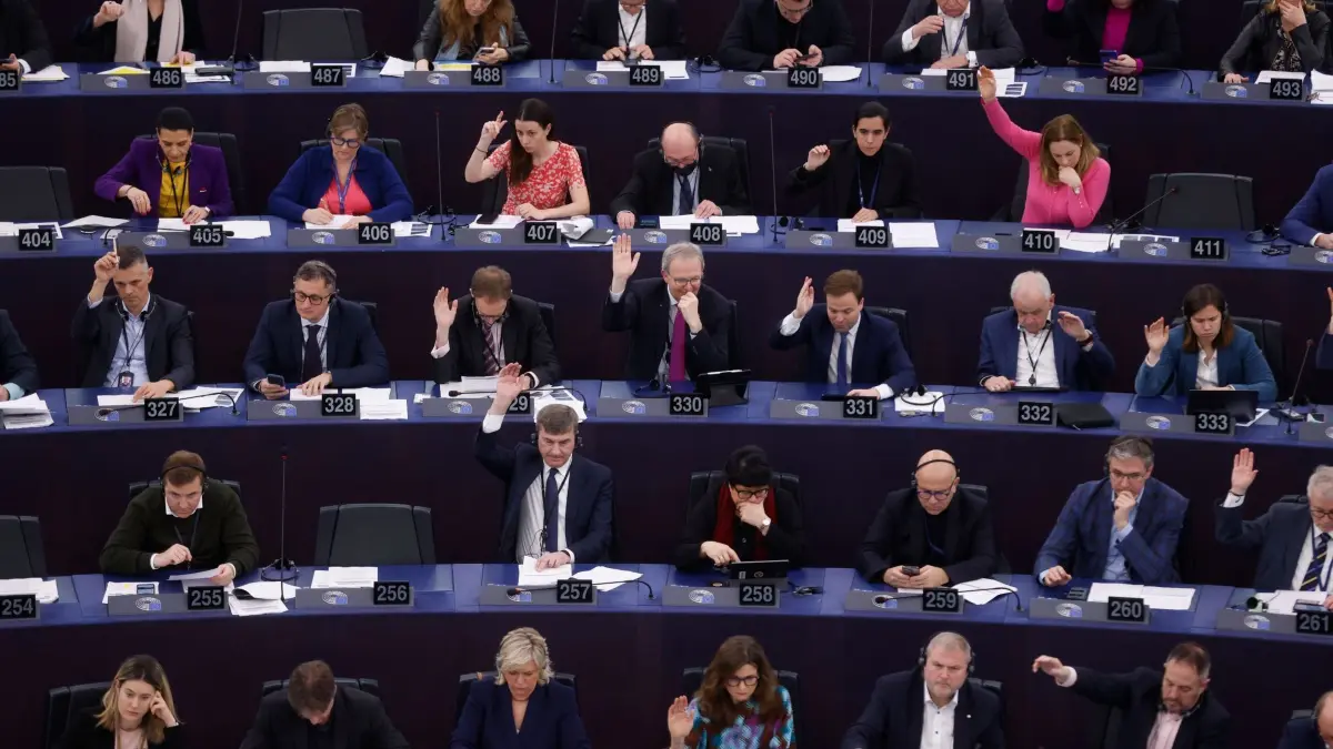 Die Gesetzgeber der Europäischen Union stimmen über ein Gesetz zur künstlichen Intelligenz ab. Das EU–Parlament gibt grünes Licht für schärfere Regeln für Künstliche Intelligenz.