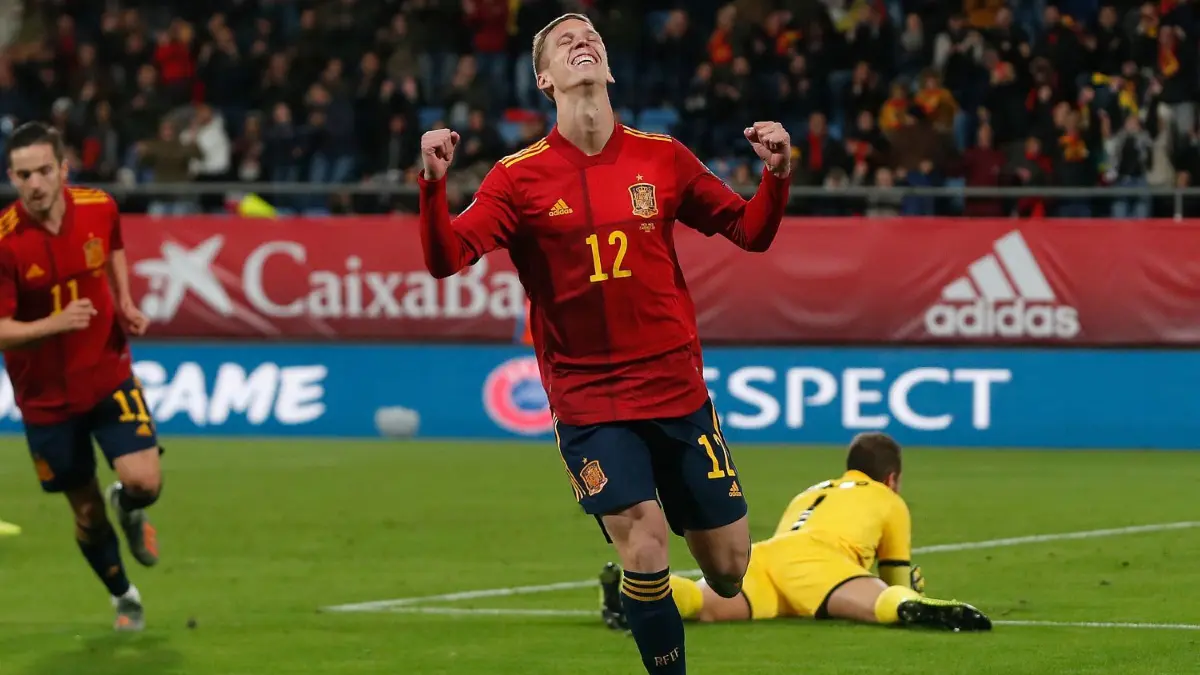 Dani Olmo & Co. zählen mit Spanien zu den Geheimfavoriten auf den Titel. Alle Infos zur spanischen Nationalmannschaft bei der WM 2022 in Katar.
Fußball: EM-Qualifikation, Spanien - Malta, Gruppenphase, Gruppe F, 9. Spieltag: Der Spanier Dani Olmo freut sich, nachdem er das 5:0 geschossen hat. Spanien gewann mit 7:0. +++ dpa-Bildfunk +++