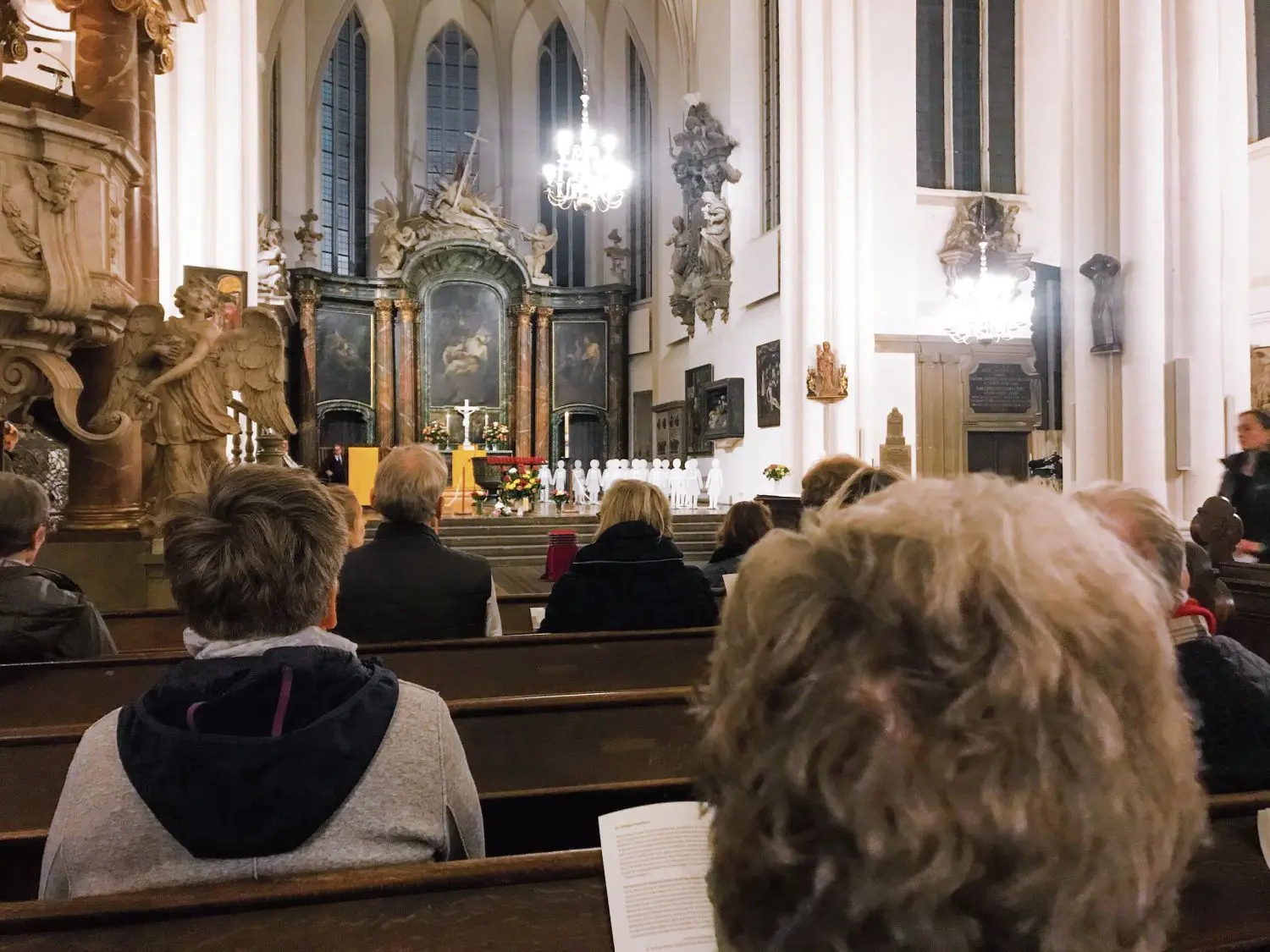 Erste Trauerfeier für einsam Verstorbene in der Marienkirche. ⇥