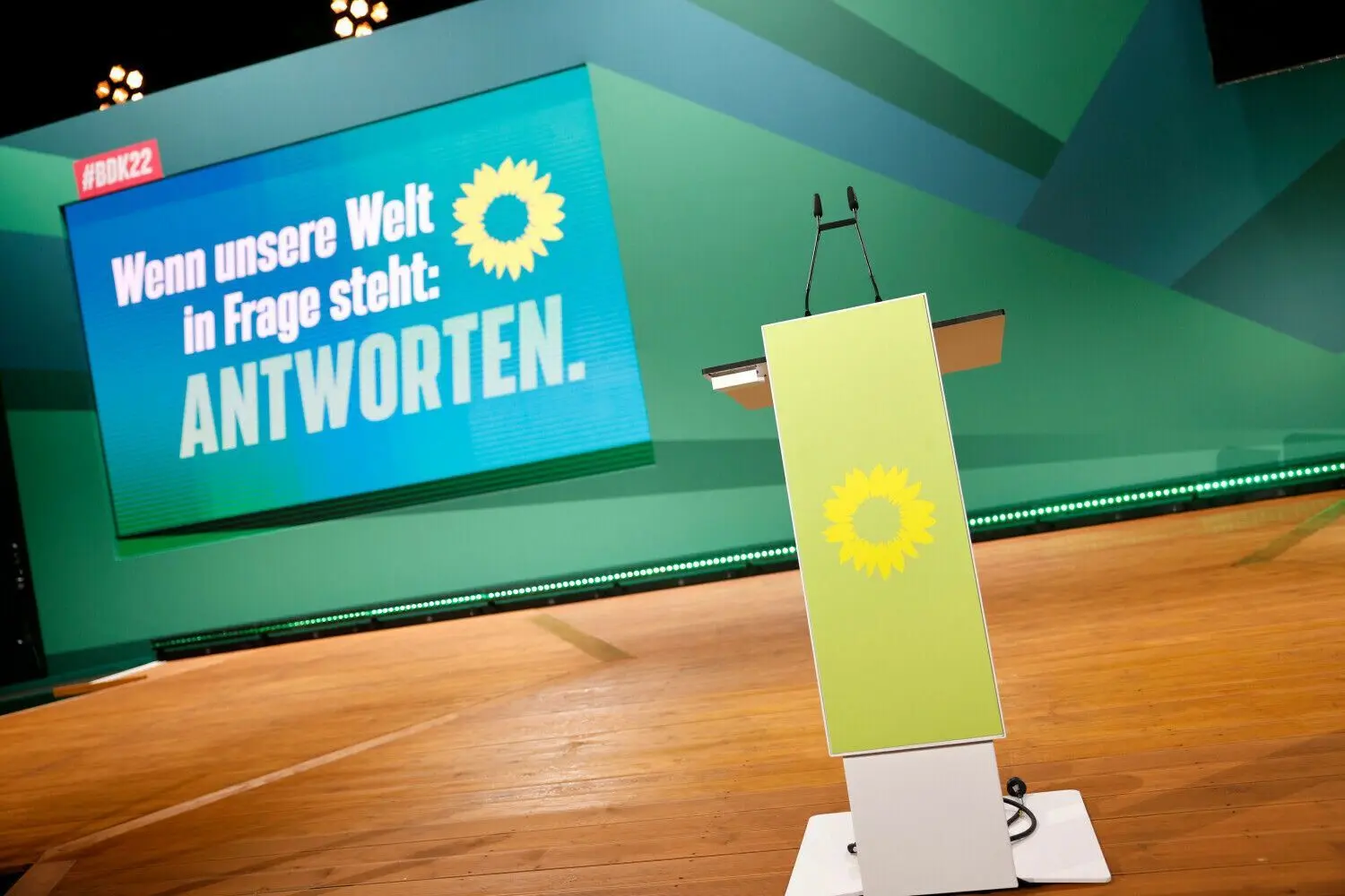 Nicht alles, aber vieles ist neu bei den Grünen: Blick auf die Bühne im WCCB World Conference Center Bonn