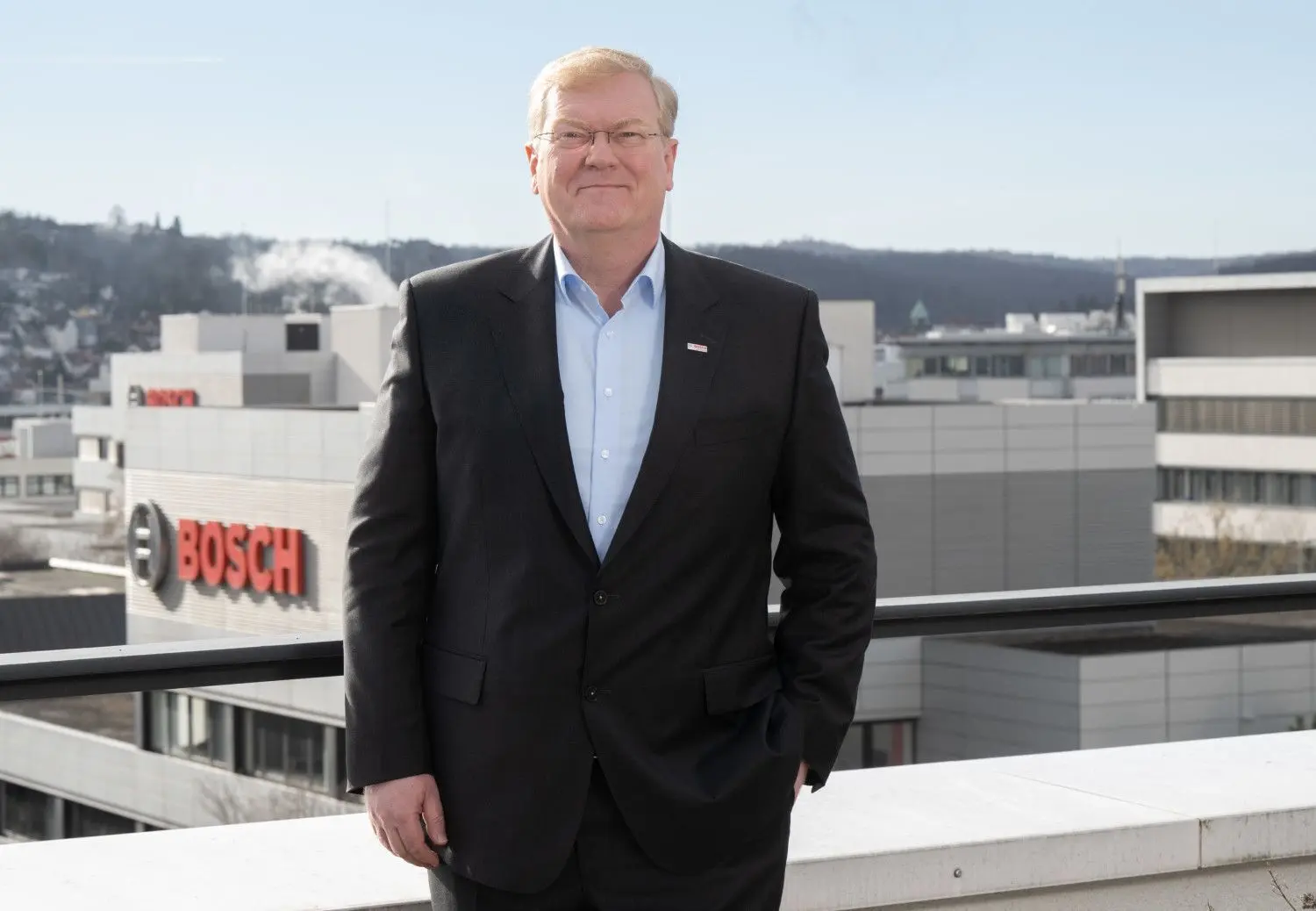Stefan Hartung ist der neue Chef bei Bosch. Der Technologiekonzern baut die eigene Halbleiter-Fertigung in Dresden, Reutlingen und im malaysischen Penang aus und investier dafür in diesem Jahr rund 400 Millionen Euro.