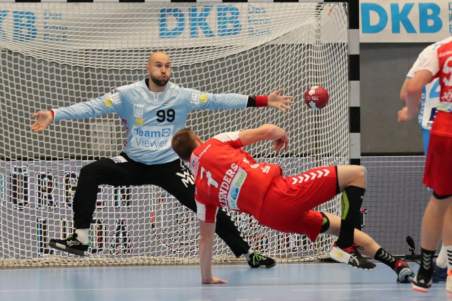 Frisch-Auf-Torwart Urh Kastelic fiebert der Handball-WM in Ägypten entgegen. Der slowenische Nationaltorhüter möchte unbedingt bei dem Turnier dabei sein. Sein Team trifft in den Gruppenspielen auf Südkorea, Russland und Weißrussland. ⇥