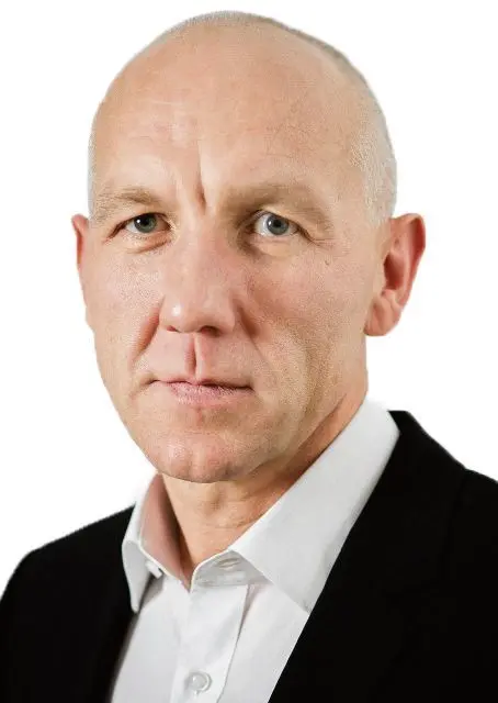 Ulrich Krökel⇥