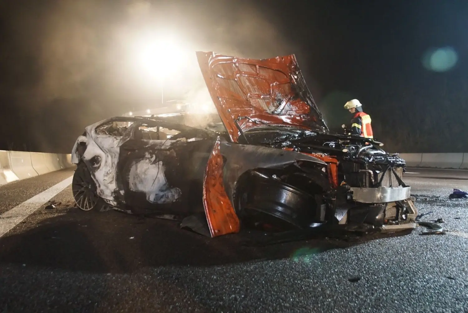 Zwei Männer wurden bei einem Unfall auf der Autobahn 81 schwer verletzt.