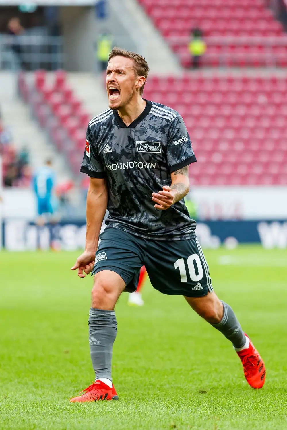 Omar Marmoush (oben) ist 22 und erst seit Kurzem beim VfB. Max Kruse (unten) ist 33 und einer der Routiniers bei Union.