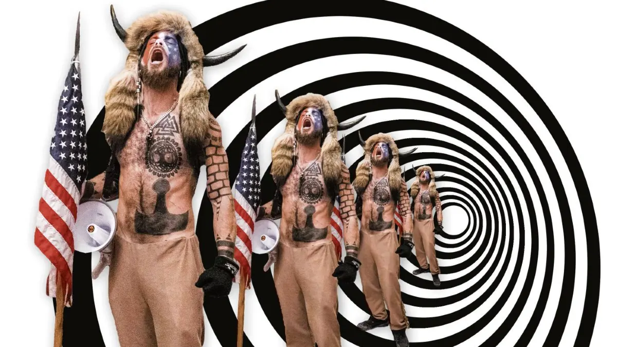 Der „Schamane“ Jake Angeli war einer der Anführer des Sturms auf das US-Kapitol: Der Verschwörungsmythos „QAnon” ist eine Bewegung mit Millionen Anhängern.