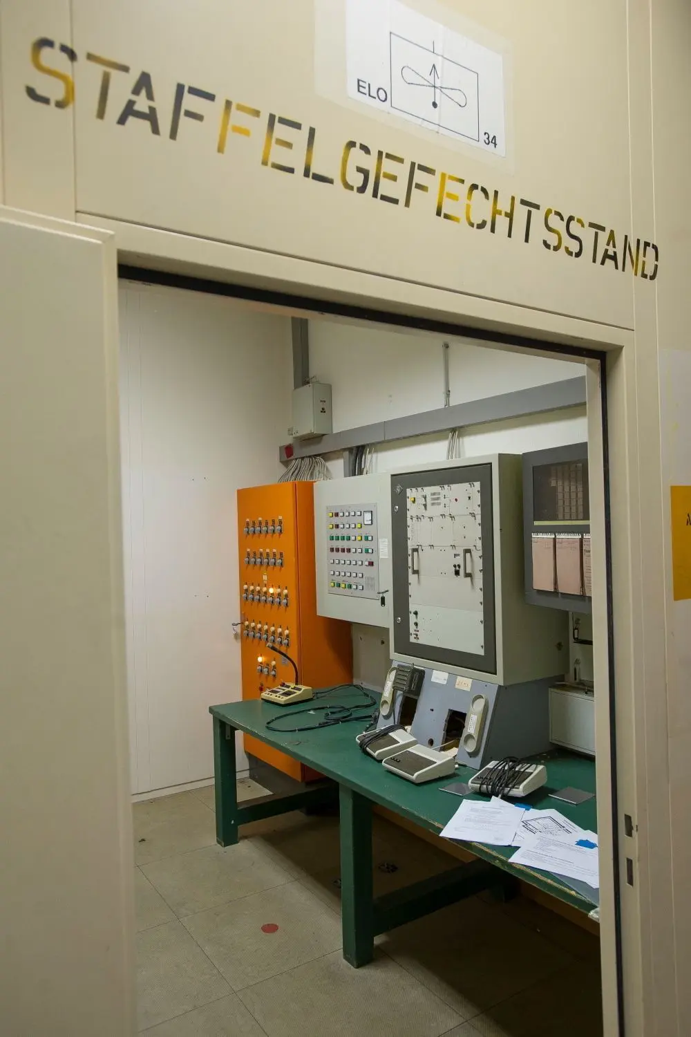 Im ehemaligen Avionik-Bunker des Memminger Airports war bis zum Abzug der Bundeswehr der „Staffelgefechtsstand“ untergebracht. Heute steht der strahlensichere Bau weitgehend leer.