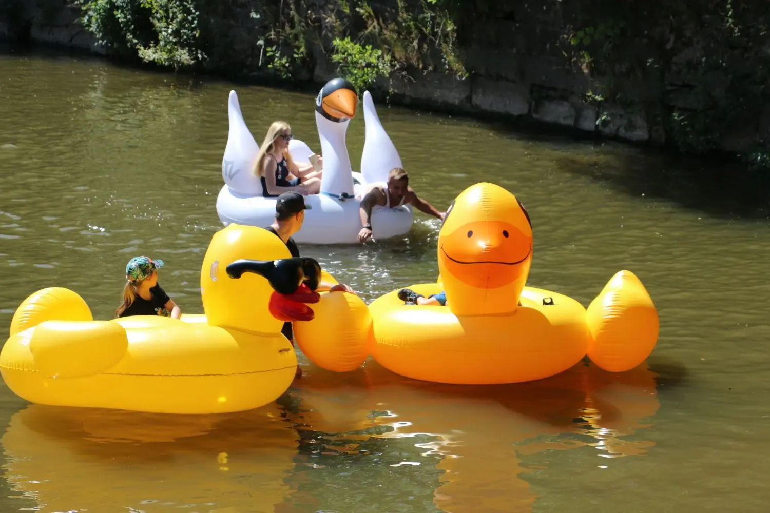 Die großen Enten dienen nur zur Deko und zählen nicht mit.