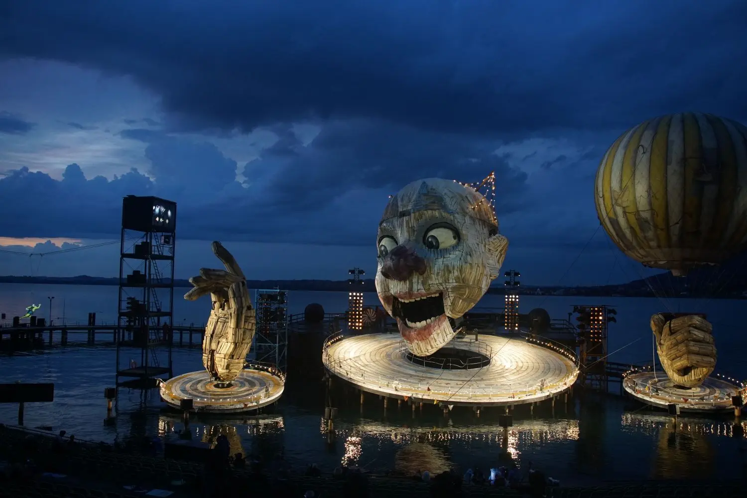 Die Bregenzer Festspiele feierten am Mittwoch Premiere mit der Oper „Rigoletto“.