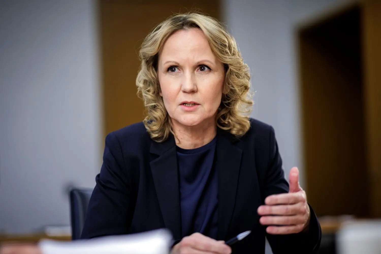 Die Aufgabe für alle demokratischen Parteien in den nächsten Monaten ist, zu verhindern, dass ein Bundesland quasi regierungsunfähig wird, sagt Umweltministerin Steffi Lemke.⇥
