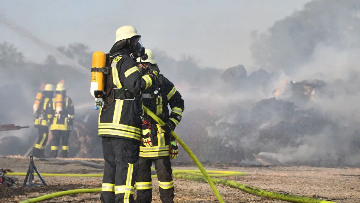 Der Großbrand des Hofguts Oberschelklingen beschäftigte die Freiwillige Feuerwehr über mehrere Tage – allein aus diesem Brand resultierten 1870 Einsatzstunden für die Schelklinger Gesamtwehr.