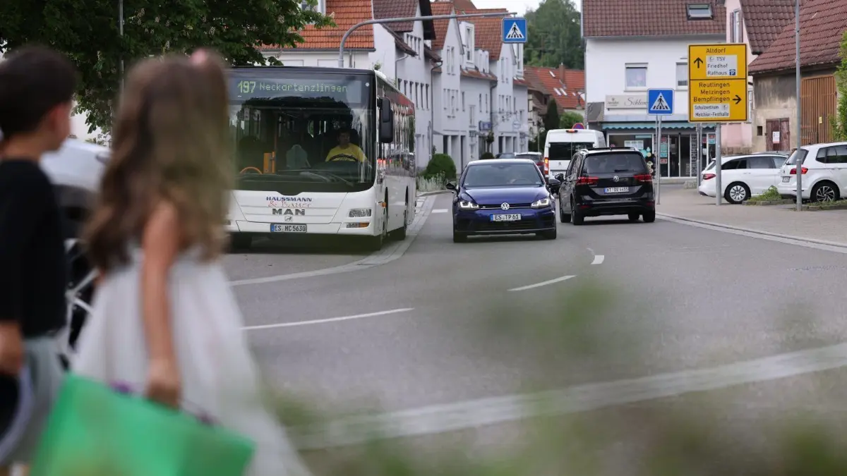 Die Neckartenzlinger hoffen auf eine bessere Busanbindung und eine Expresslinie nach Nürtingen.
Nahverkehrsplan Esslingen