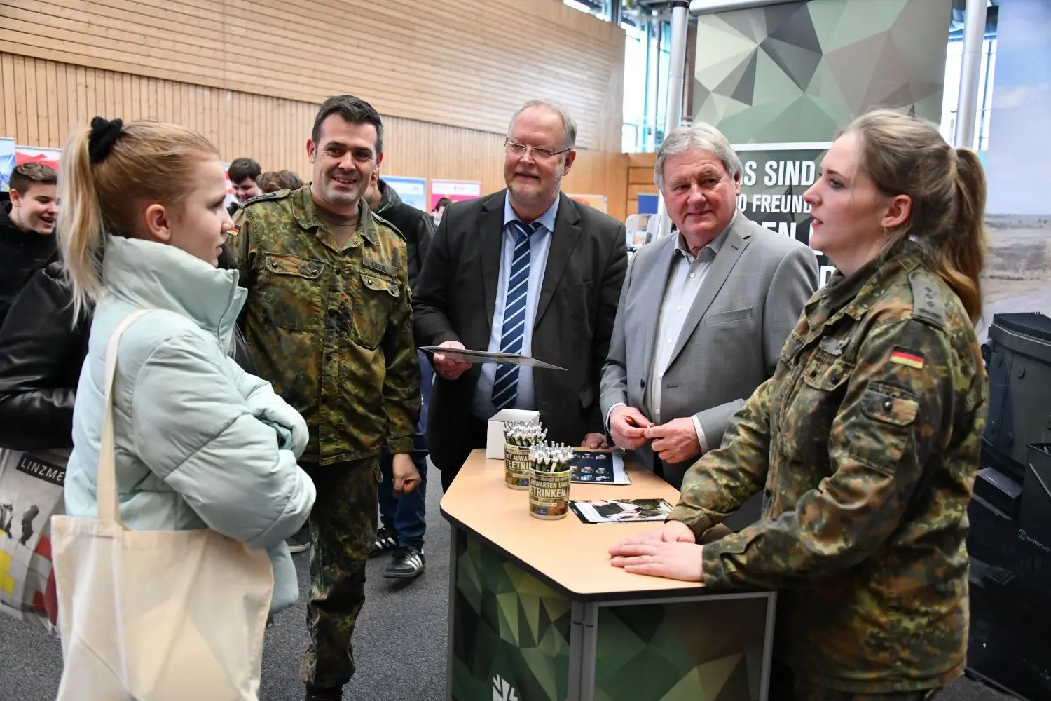 Nach zweijähriger Zwangspause fand am Freitag wieder ein regionaler Ausbildungstag mit Messe in Präsenz statt. Viele Unternehmen teilten dabei eine Sorge: Es fehlt am Nachwuchs.