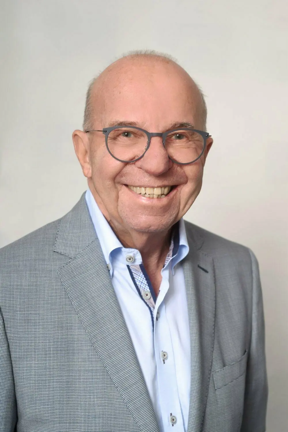 Karl Straub zieht sich nach 68 Jahren bei der Firma ins Privatleben zurück.⇥