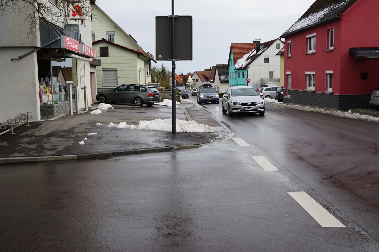 Wenn es auf der A7 am Virngrundtunnel Stau gibt, dann kommt es in Fichtenau häufig zu mehr Verkehr – wie hier in der Wildensteiner Ortsdurchfahrt.⇥