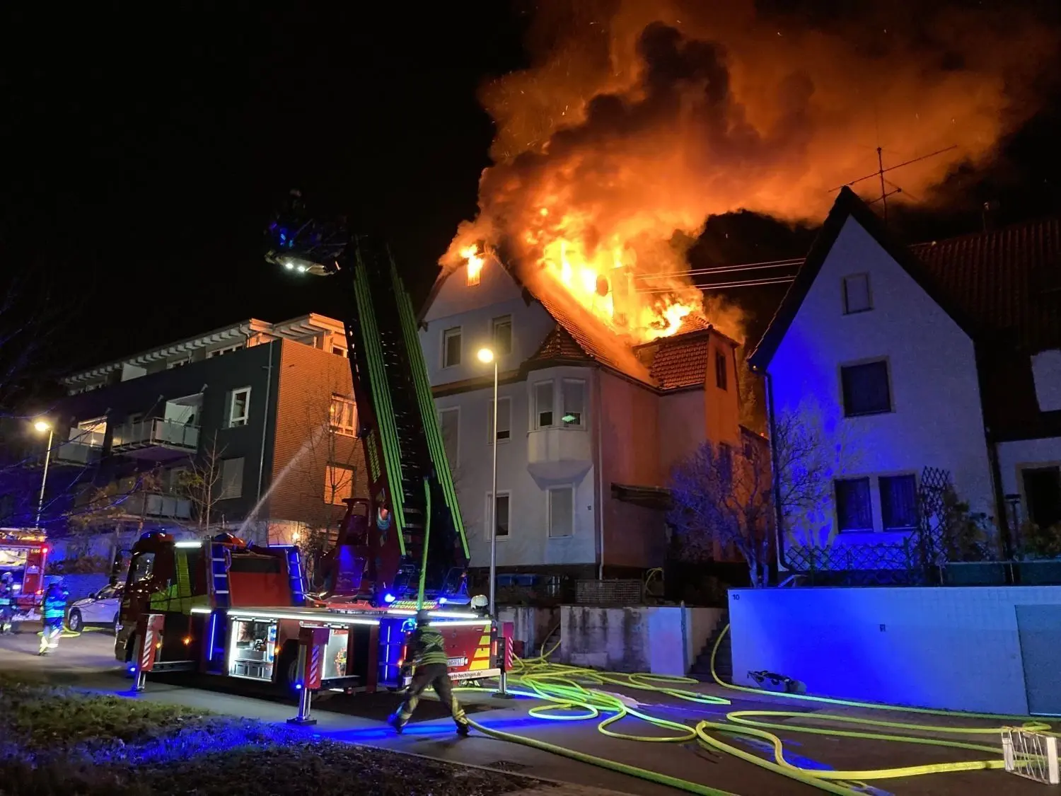 Die Feuerwehren im Mittelbereich Hechingen waren 2021 stark gefordert, wie zuletzt am 17. November bei dem Wohnhausbrand in der Tübinger Straße in Hechingen.