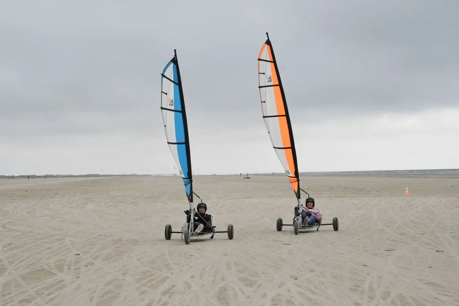 Unbestritten der Höhepunkt des Urlaubs: Blokart auf der Insel Fanø, wo zeitgleich auch das Drachenfestival stattfand.⇥