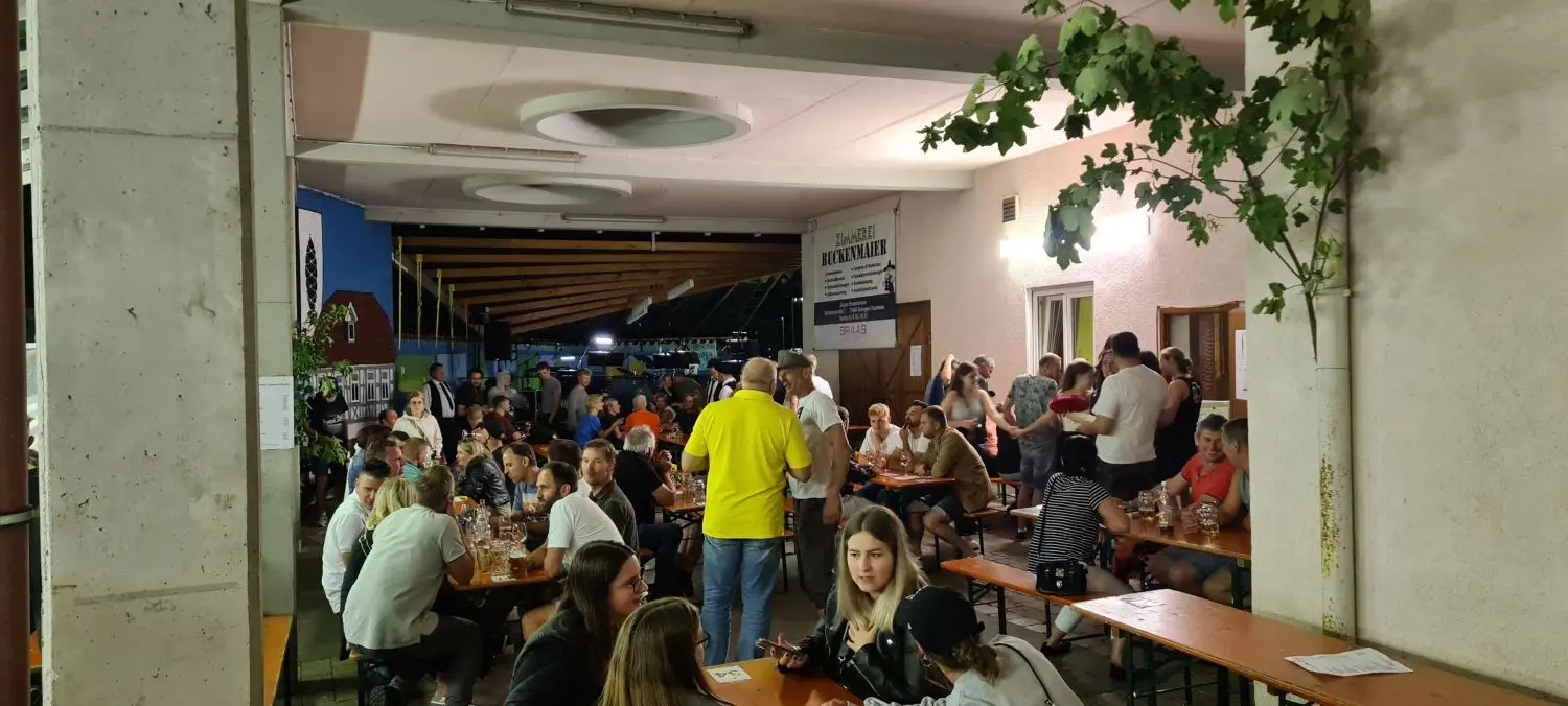 Hoch her ging’s schon am Samstagabend beim Sommerfest der Musikkapelle.