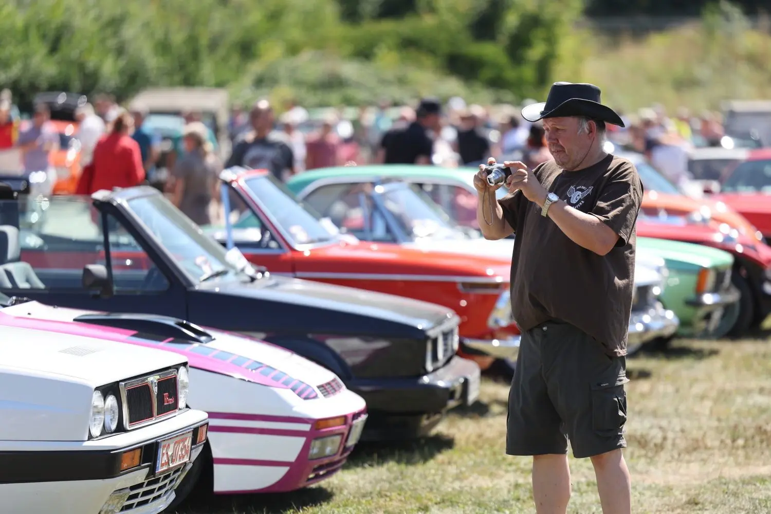 Das Oldtimertreffen rund um die Rienzbühlhalle ist ein Ferienklassiker. ⇥