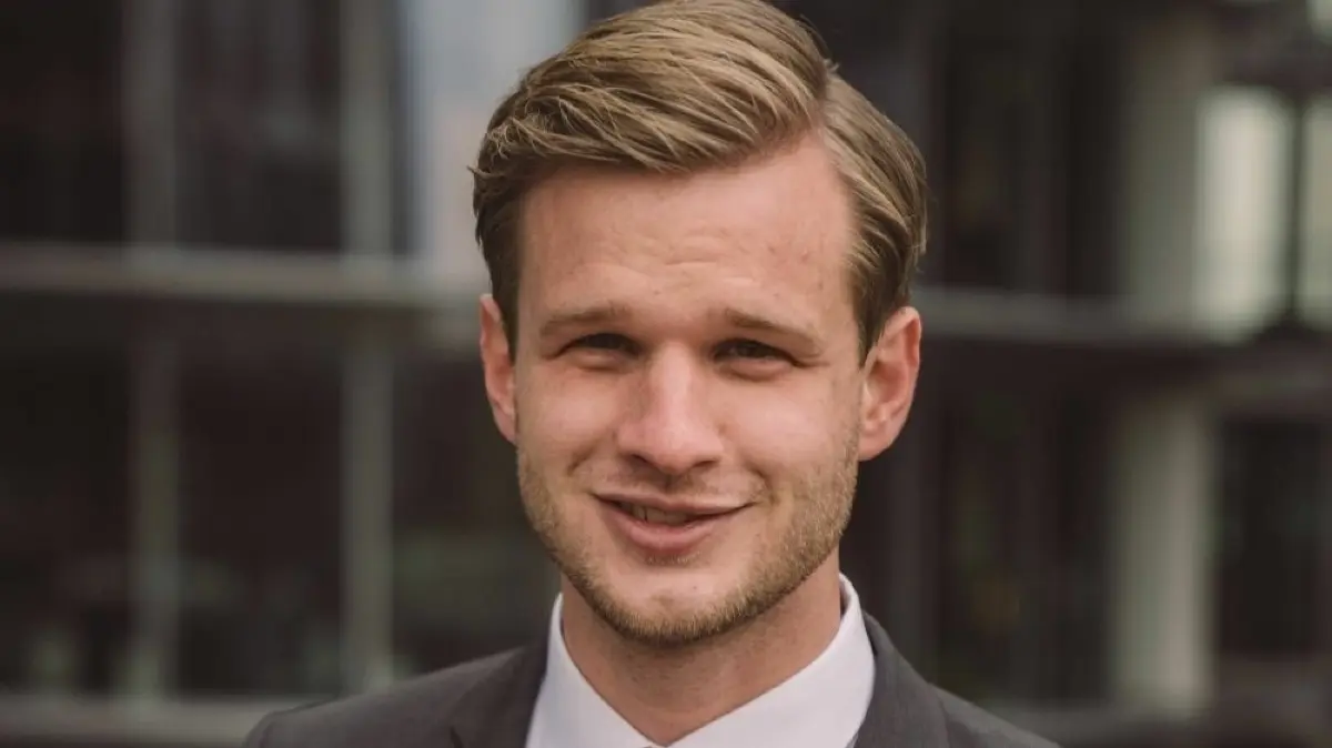 Robin Mesarosch, SPD-Abgeordneter des Wahlkreises Zollernalb-Sigmaringen will seine Warnung vor der AfD auf LinkedIn veröffentlicht sehen.