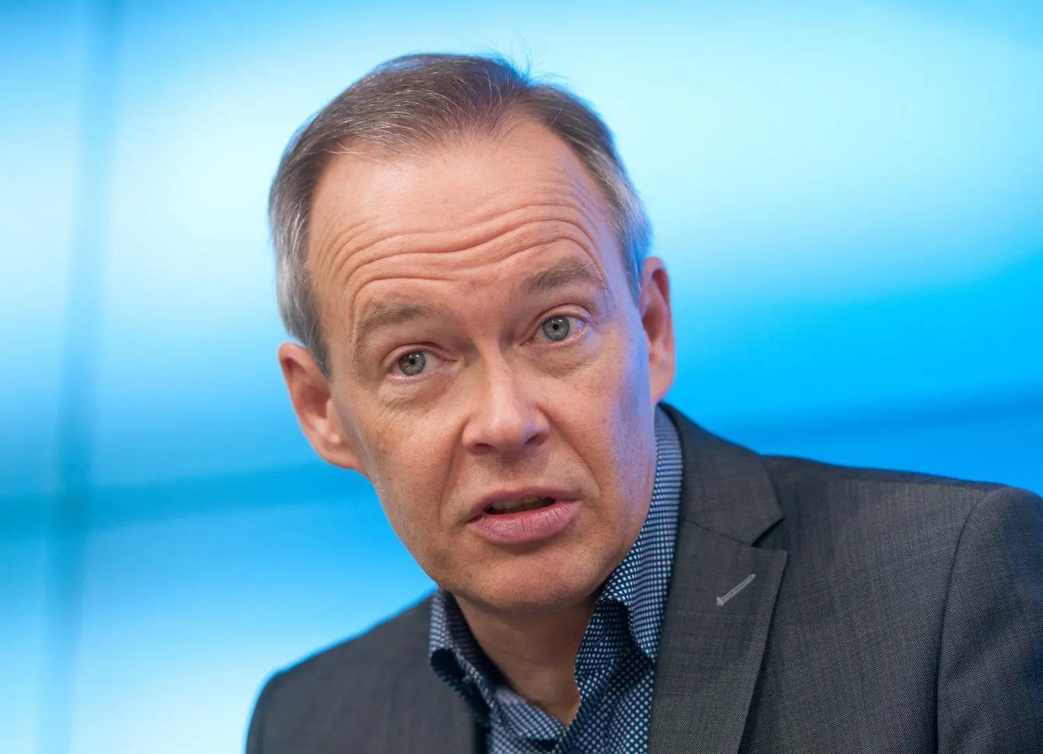 Datenschützer Stefan Brink sieht hohe Risiken bei der NUtzung von MS 365 an Schulen.⇥Foto: dpa
