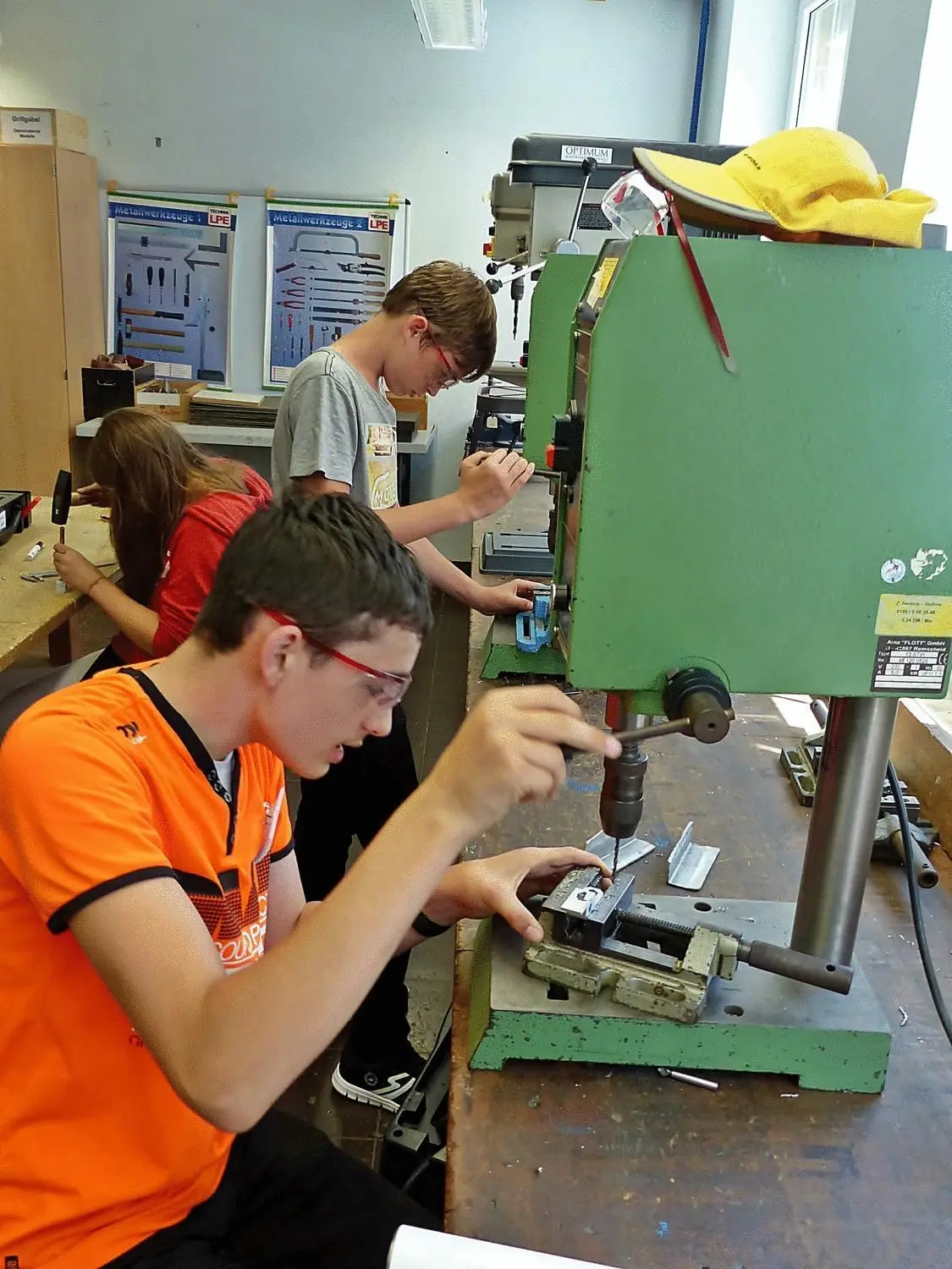 Die Schüler der Klassen 8 und 9 der Uhinger Gemeinschaftsschule sind mit Eifer beim Projekt „Voll abgedreht“ dabei.