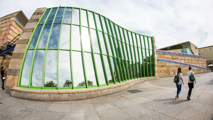 Von Canyon-Wandern bis zur Bunker-Tour: Erlebnisse für den schmalen Geldbeutel