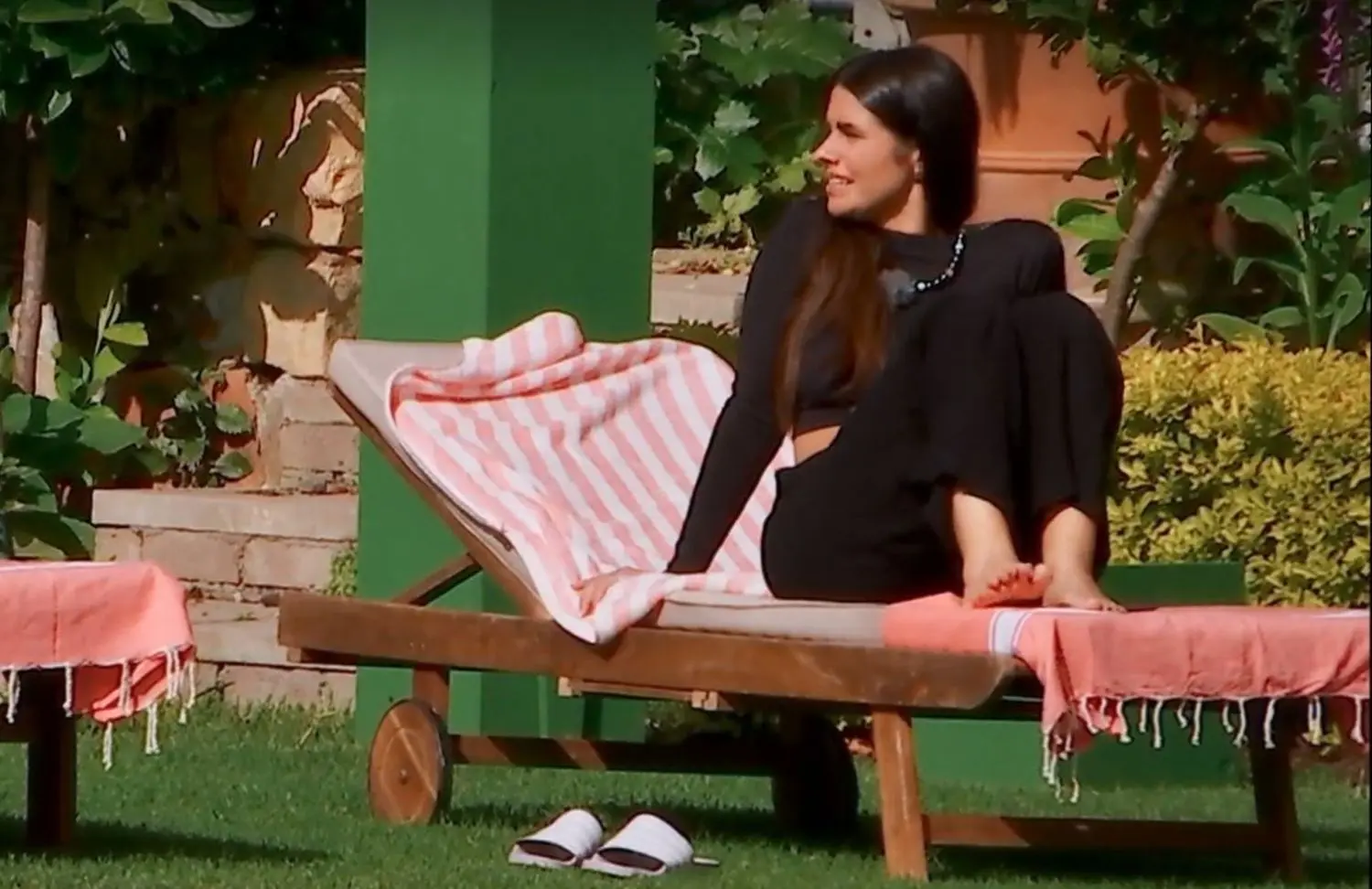 Ihre erste Woche bleibt einigermaßen ereignislos – Lissy hat viel Zeit, sich in der Villa einzuleben.