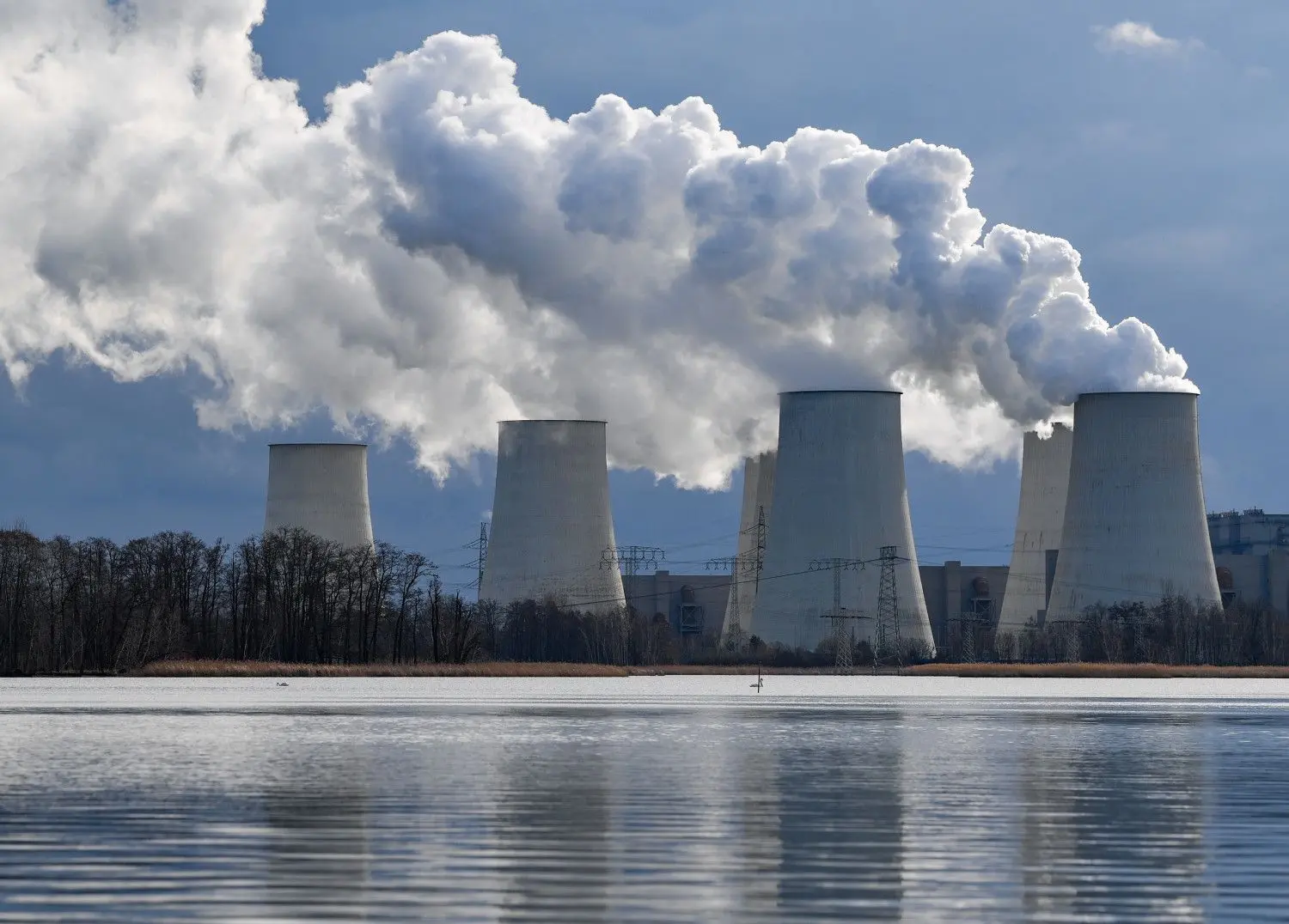 Das Braunkohlekraftwerk Jänschwalde in der Lausitz