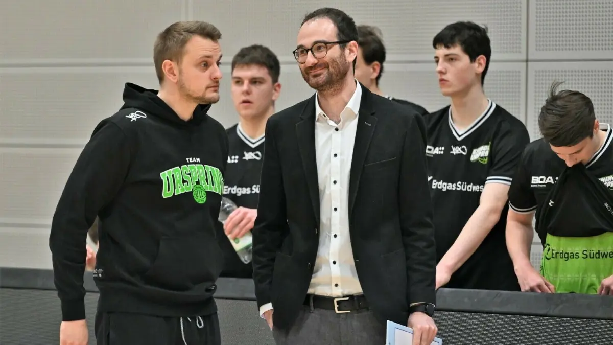 Bei Team Ehingen Urspring hat Trainer Oliver Heptner (links) wieder von Johannes Hübner übernommen.⇥