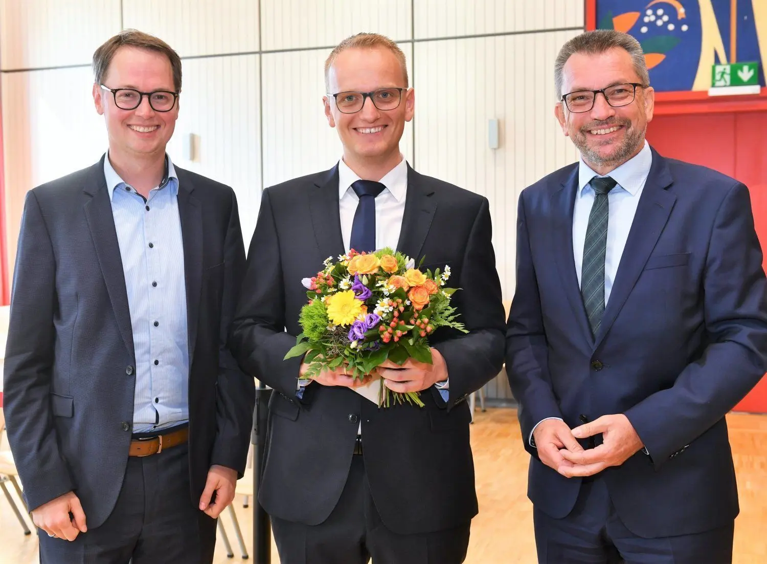 Der Alte, der Neue und der Chef (v.l.): Der noch amtierende Ehinger Bürgermeister Sebastian Wolf, sein frisch gewählter Nachfolger Tobias Huber und OB Alexander Baumann. ⇥