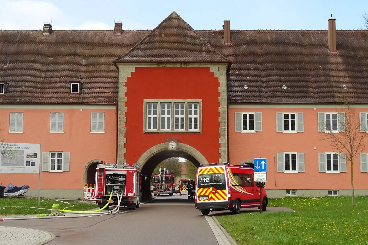 Löscharbeiten in der Burgbergstraße.