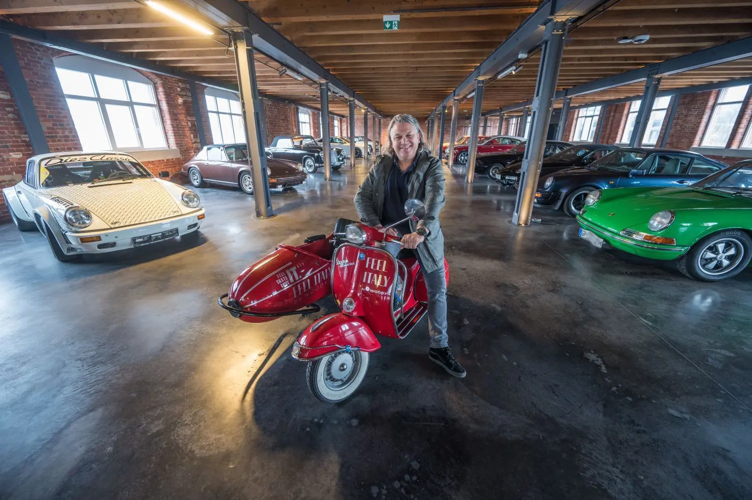 Die Oldtimer-Stellplätze, die Betreiber Peter Lampart im Zweigwerk 11 in Eislingen anbietet, sind ausgebucht. Nun hoffen er und seine Partner, dass auch der Veranstaltungsbetrieb bald wieder starten kann.