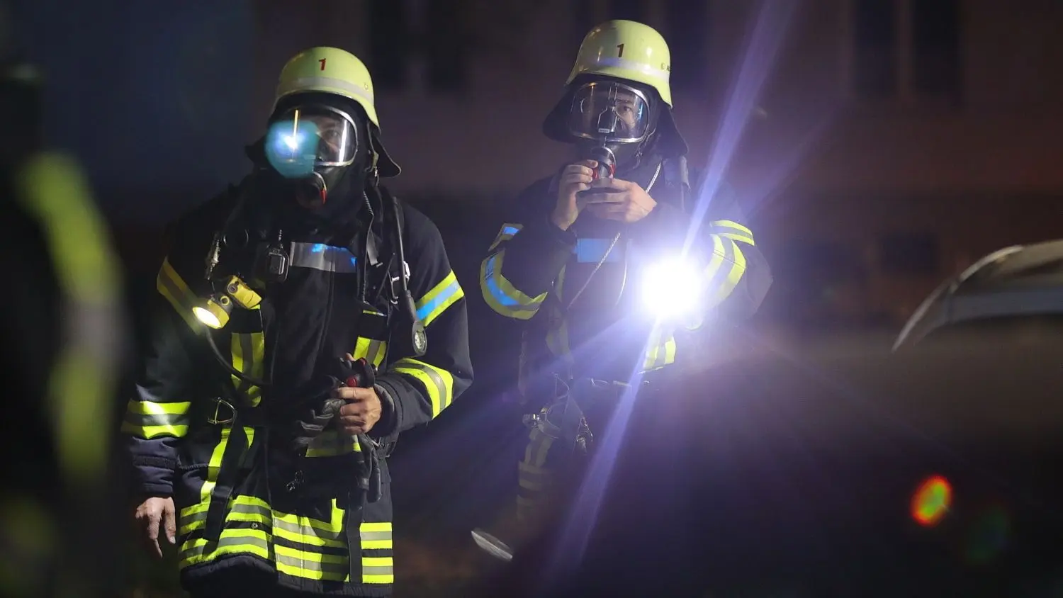 In Reutlingen gab es wegen eines Brandes in einem Autohaus in der Konrad-Adenauer-Straße einen Großeinsatz der Feuerwehr (Symbolbild), die mit 112 Kräften anrückte.