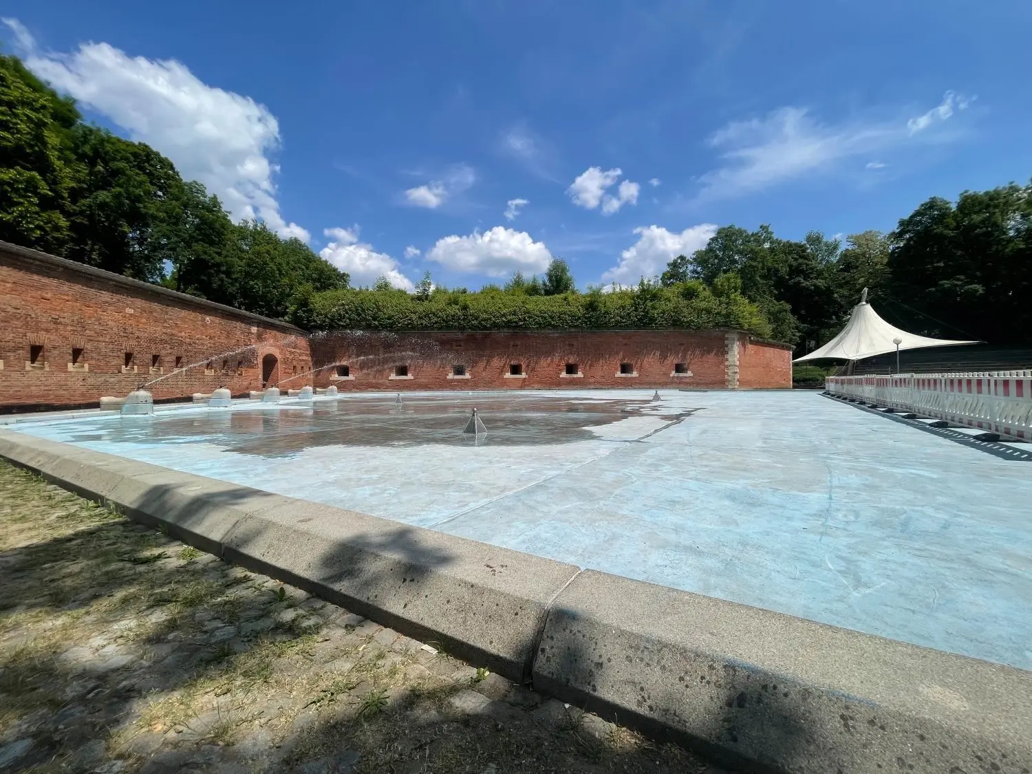 Wasserspritzen im Glacis-Park