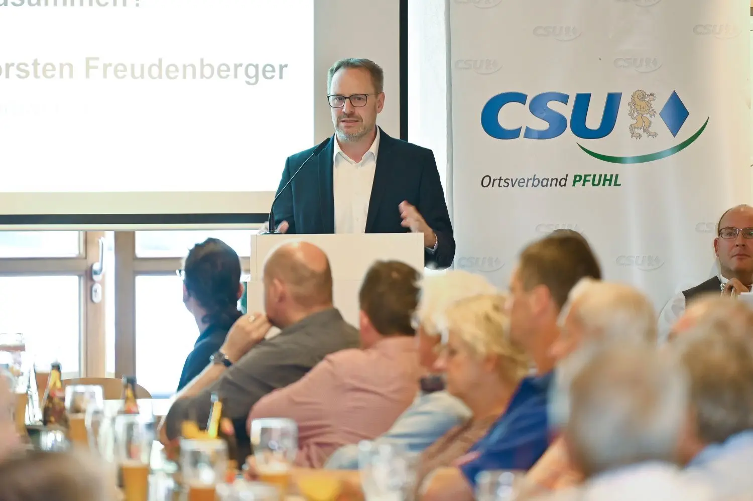 Thorsten Freudenberger sprach zum Tag der Deutschen Einheit bei einem Empfang der CSU Pfuhl.