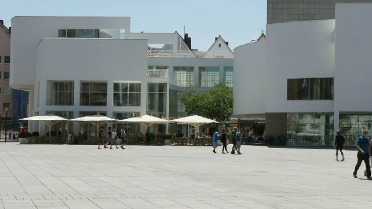 Das Stadthaus am Münsterplatz in Ulm.
