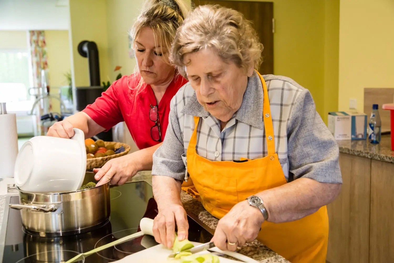 Bewegung im Pflegebtrieb: Auch Angehörige können beim Modell „Stambulant“ mithelfen.