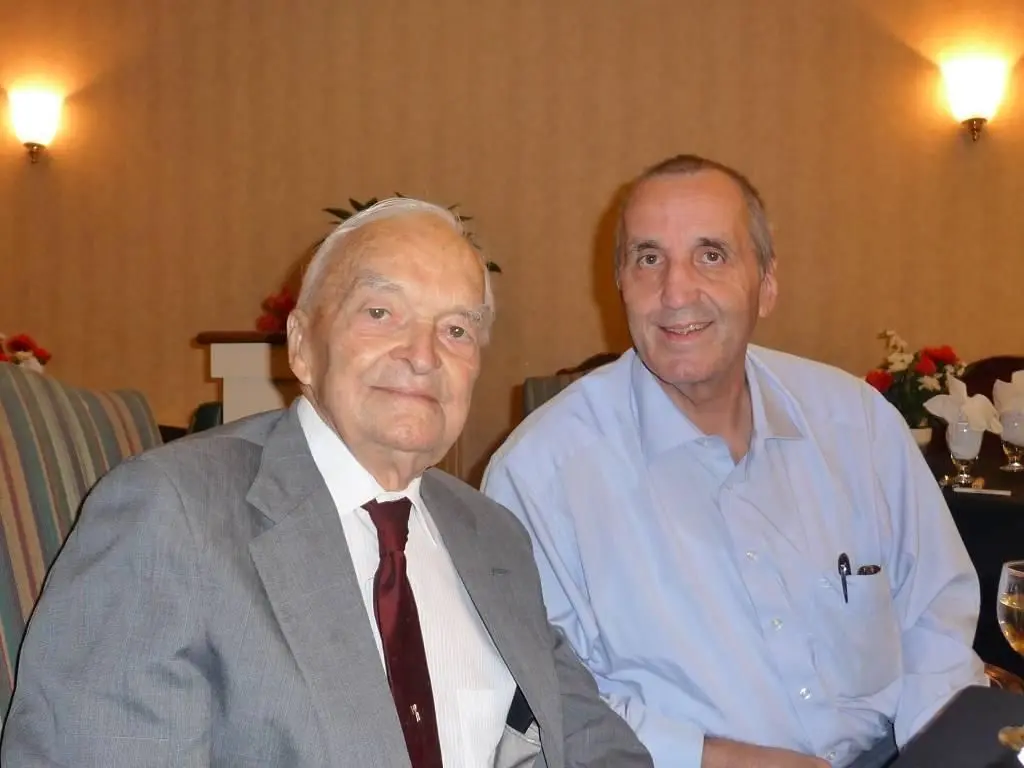 Gert Häussermann (rechts) pflegte regelmäßig Kontakt zu seinem Onkel Walter Häussermann in den USA. Beide sind im Jahr 2010 gestorben. ⇥