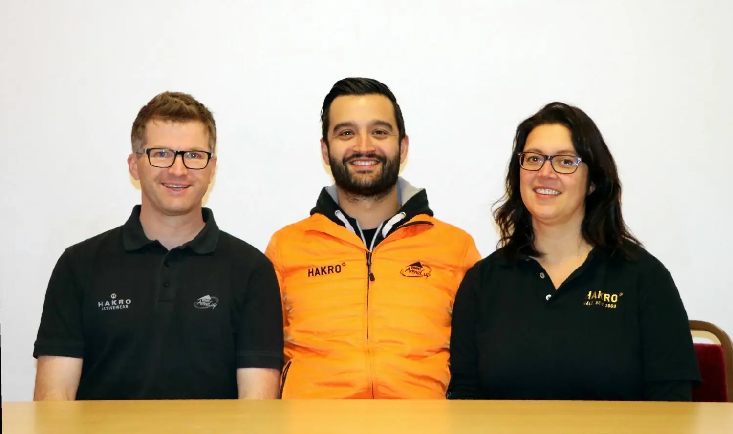 Das Organisationsteam des BWK-Arena-Cups: Jens Betsch, Dario Caeiro und Sonia Rummler.⇥