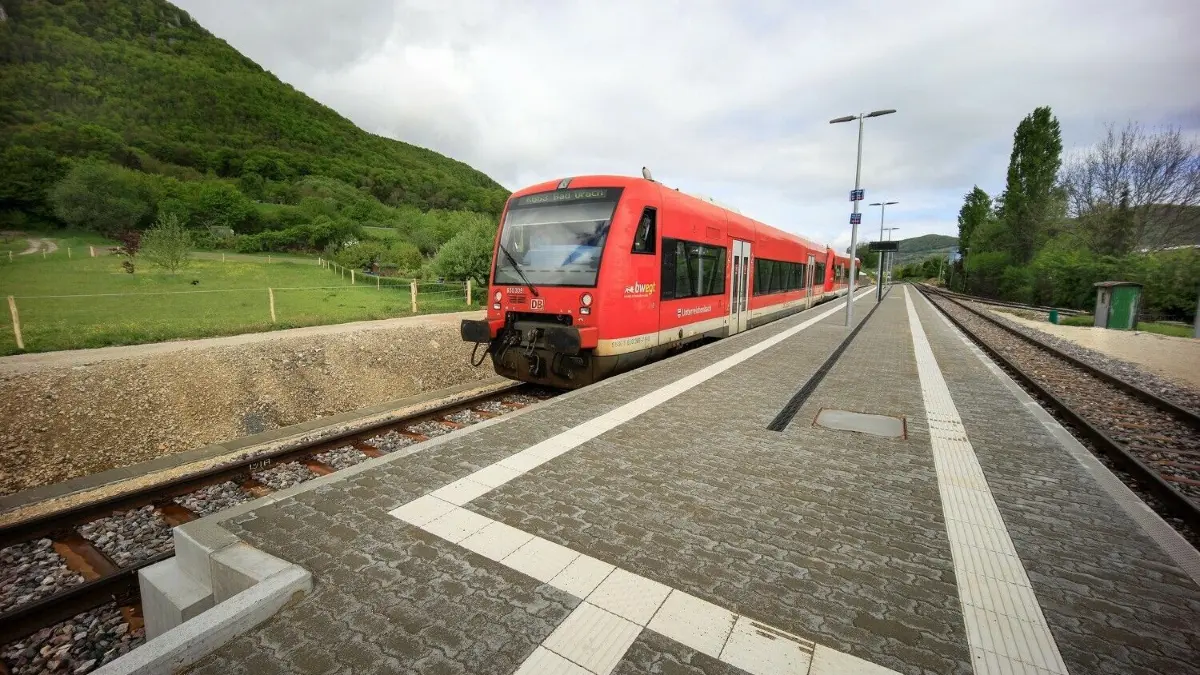 Die Ermstalbahn brachte viele Nutzer des 9-Euro-Tickets in die Region. ⇥
Ermstalbahn