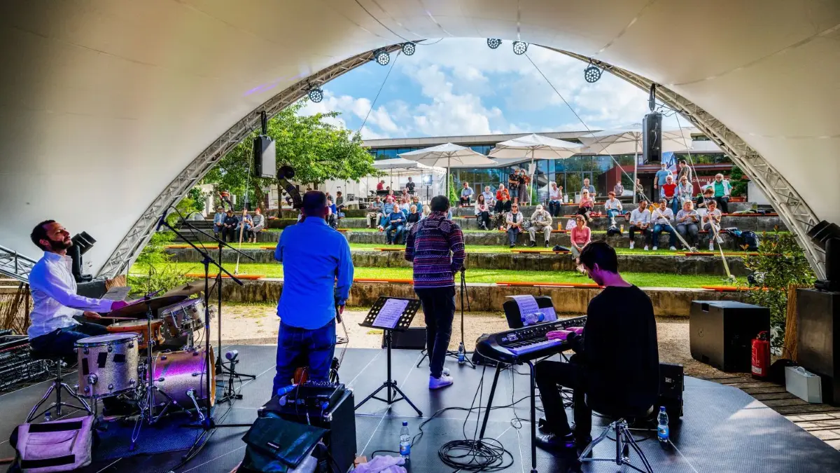 Beim Stadtfestival Eislingen spielte an den Filsterrassen die Band „Jazzcircle“.