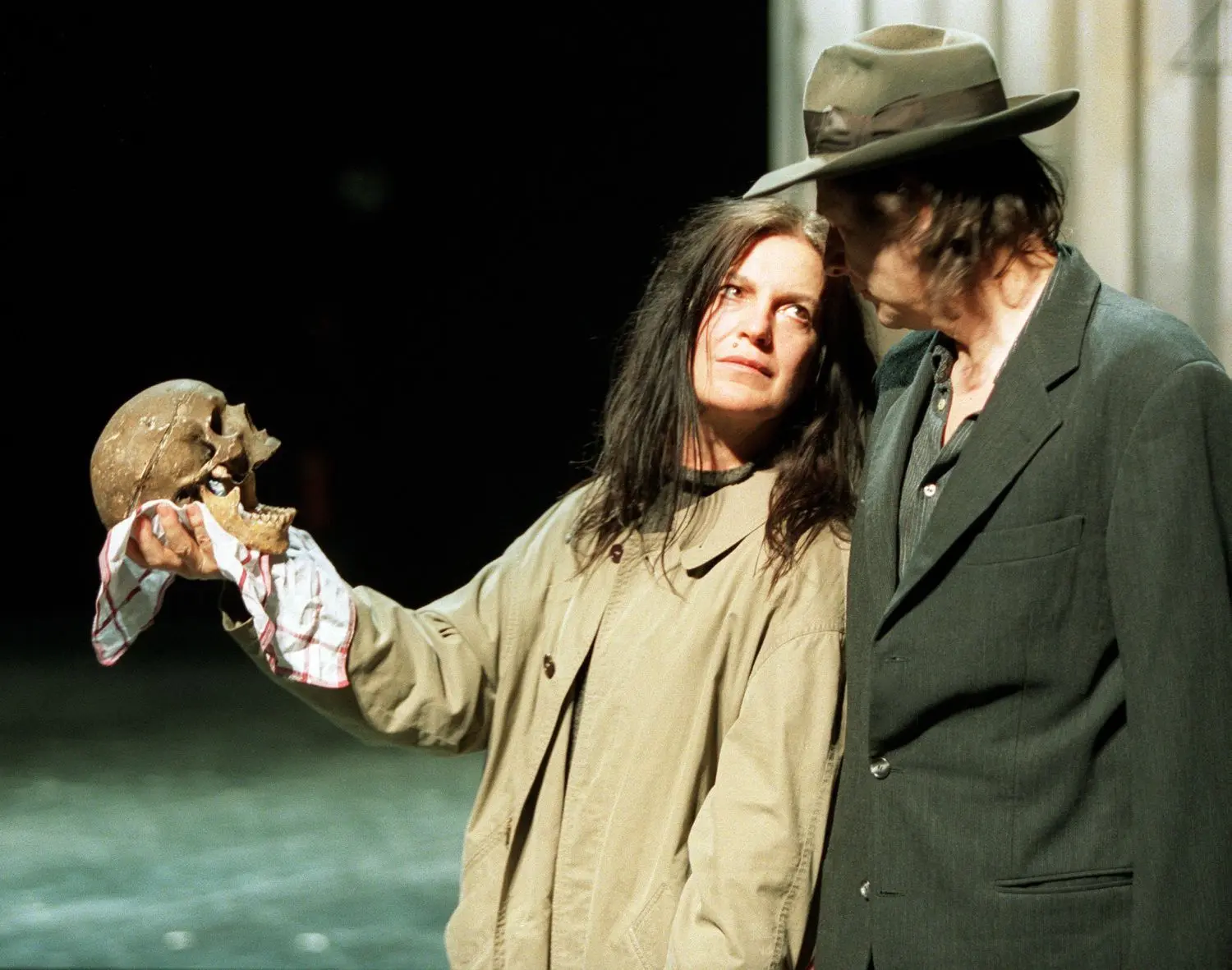 Er war dabei, als Horatio, und hat einen großartigen Theaterroman geschrieben: Klaus Pohl mit Titelheldin Angela Winkler in Peter Zadeks legendärer „Hamlet“-Inszenierung.