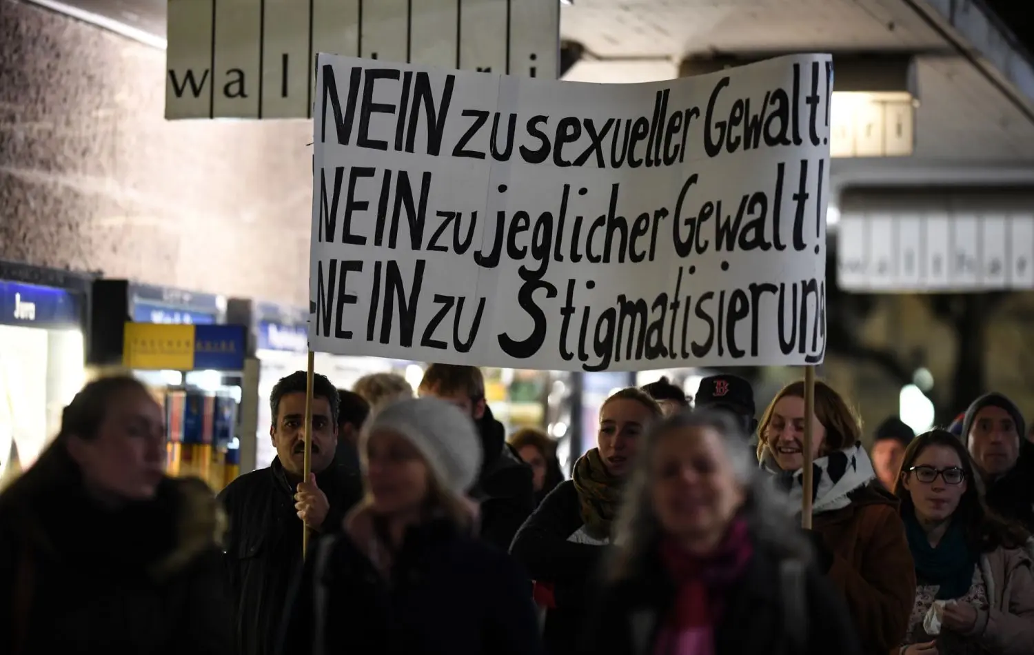 Die Stadt Freiburg erwartet Demonstrationen mit wahrscheinlich mehreren Hundert Teilnehmern. Die AfD rief zu einer Versammlung auf, mehrere Gruppen planten eine Gegendemonstration und eine Kundgebung, um vor einer Instrumentalisierung des Verbrechens zu warnen.