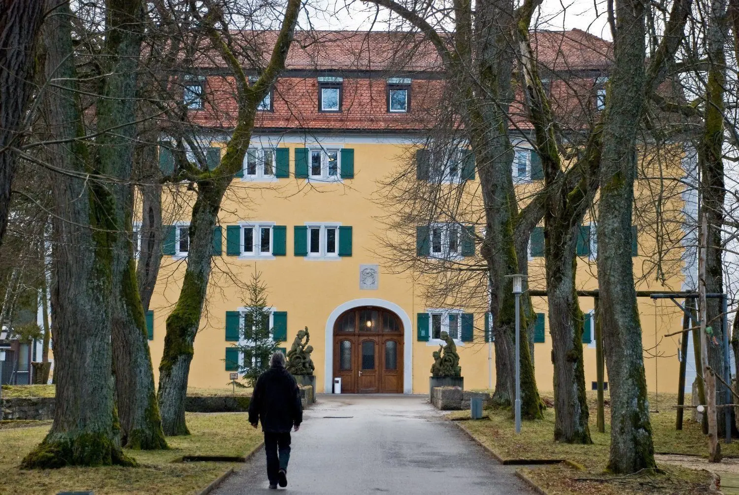 Schloss Grafeneck im Frühjahr 2020. In einem nahen Schuppen wurden 1940 mehr als 10 000 Menschen vergast.
