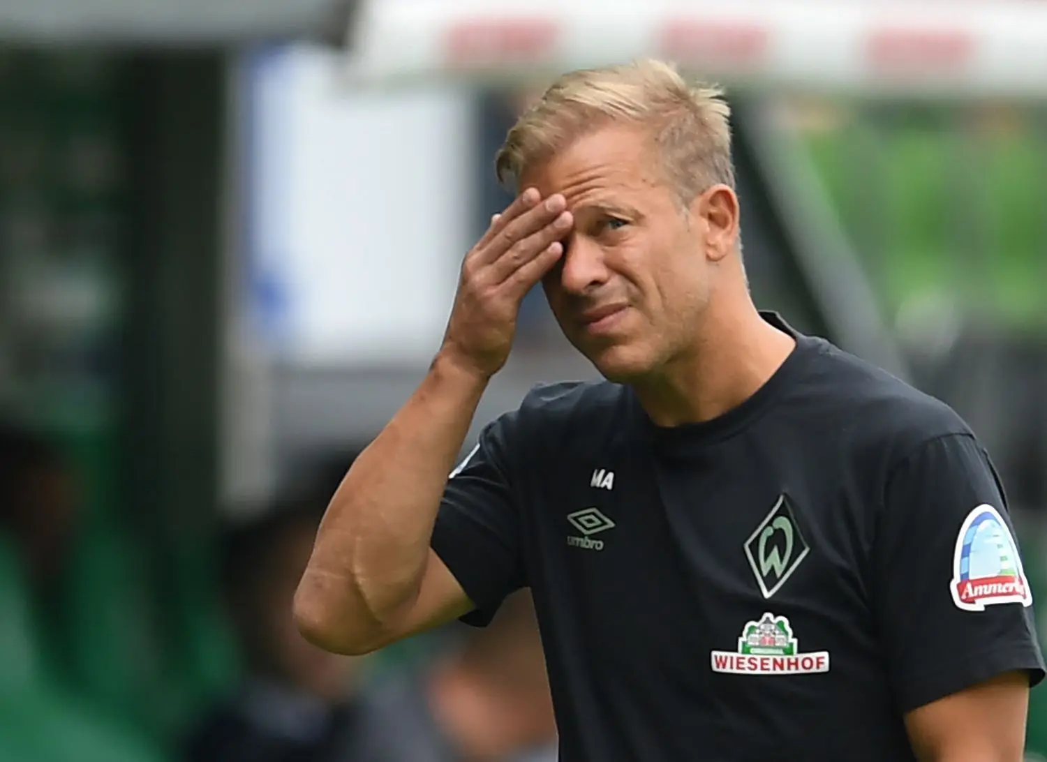 Prominentes Beispiel in Sachen falscher Impfpass: Markus Anfang, Ex-Trainer des Fußball-Zweitligisten Werder Bremen, musste zurücktreten, weil er mit einem falschen Ausweis Partys gefeiert haben soll. Die Staatsanwalt bestätigte wohl, dass Anfang ein gefälschtes Impfzertifikat benutzt hat.