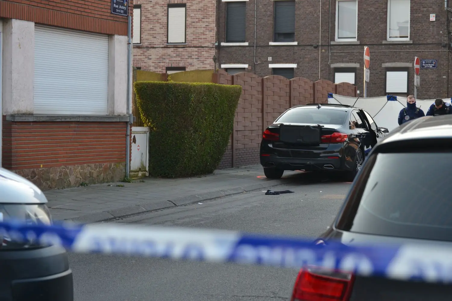 Bei einer Karnevalsveranstaltung in Belgien ist ein Auto in eine Menschengruppe gefahren. Bei dem Vorfall am Sonntag starben vier Menschen.