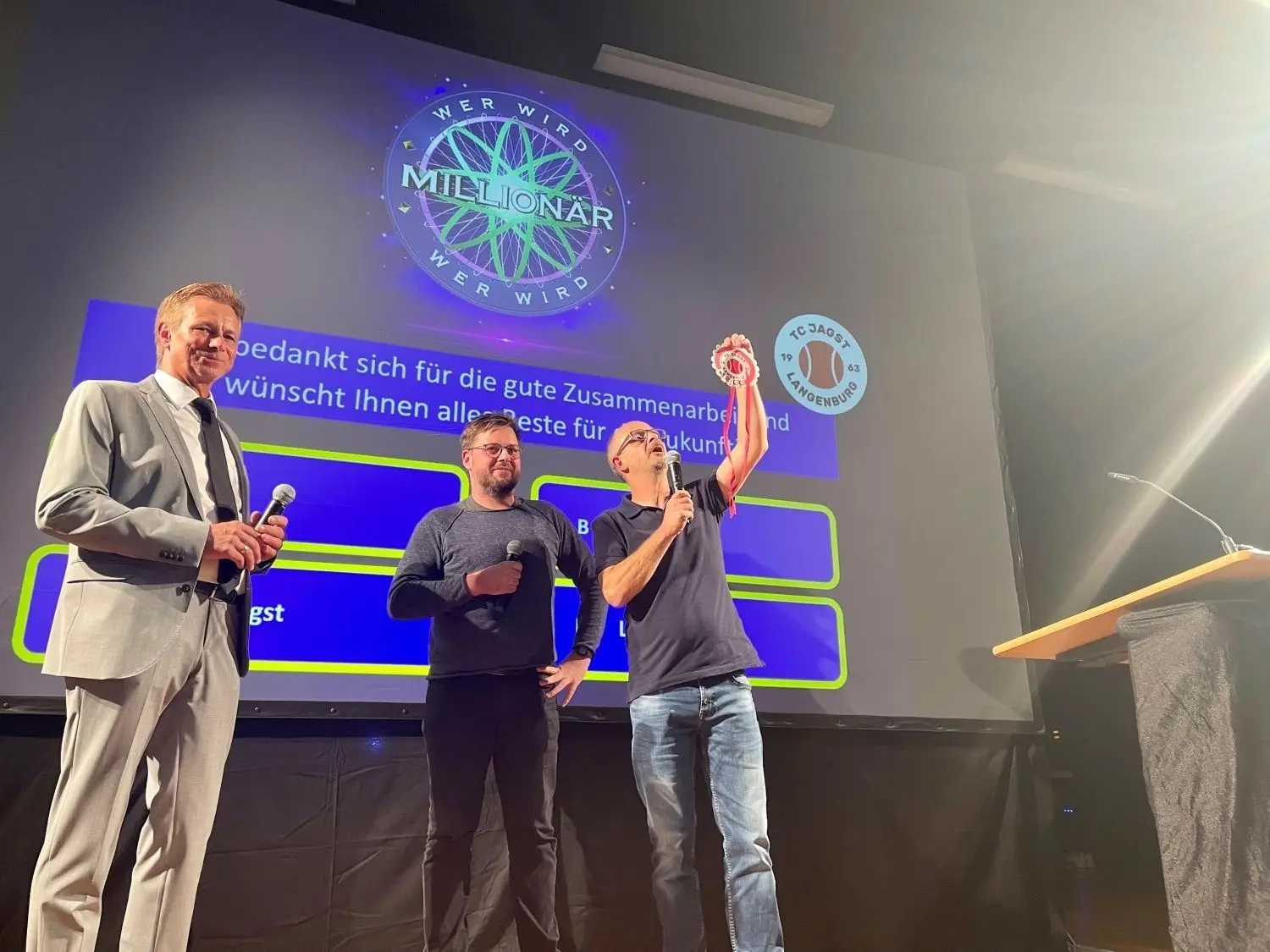 Thorsten Blank und Götz Greiner haben ein Quiz organisiert, das profundes Wissen über den Tennisclub Langenburg voraussetzt. Bei den Antworten gibt es Hilfestellungen.